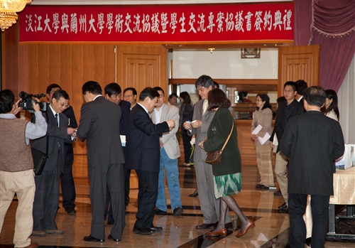 大陸蘭州大學校長周緒紅一行8人蒞校參訪。