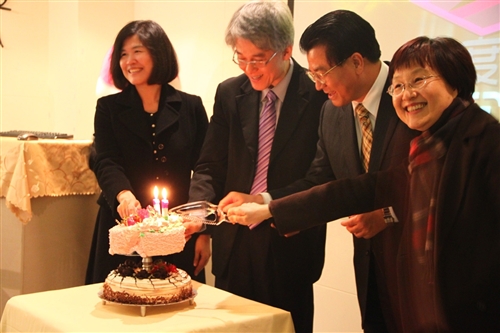 教育科技學系「十一度空間」畢業成果展，在淡水校園黑天鵝展示廳展出。