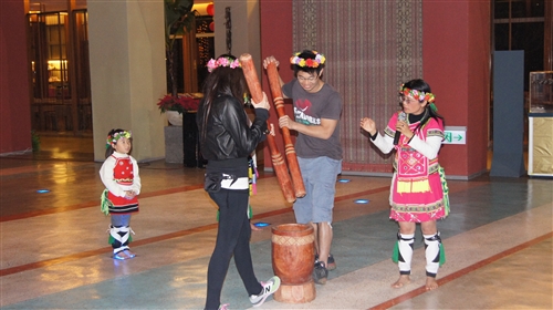 締造台灣印象，本校舉辦2011海外華裔青年台灣觀摩團。