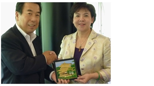 張校長率團赴日參加「2011年臺日大阪高教會議」。