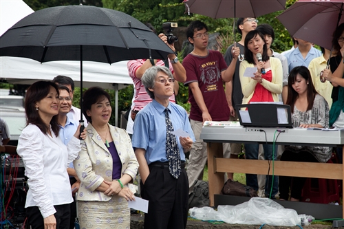 力挺玉山！！！全校師生總動員。