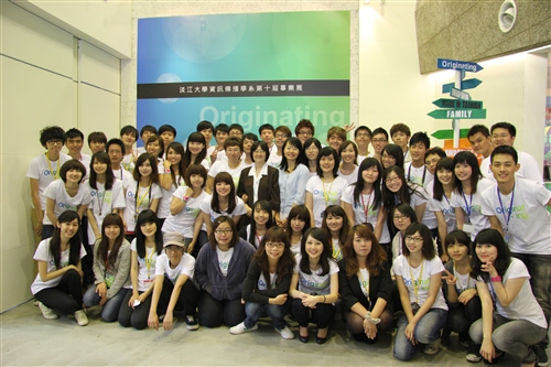 資傳系第十屆畢業成果展：「源塑 Originating」。