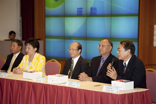 協作、分享、成長--飛躍的數位學習跨校合作