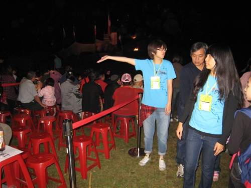 英文、日文、西語系同學協助淡水人說淡水事。