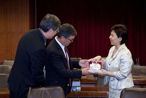 日本姊妹校長崎外國語大學石川校長來訪。