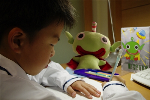 大傳系第25屆畢業成果展在黑天鵝展示廳展出。