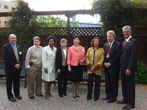 張校長榮獲美國舊金山州立大學2011年度傑出校友殊榮。