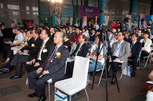 本校主辦「2011國際化學年」系列活動在科教館開幕。