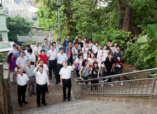 新淡江人登克難坡，100學年度新生開學典禮暨入學講習於淡水校園舉行。