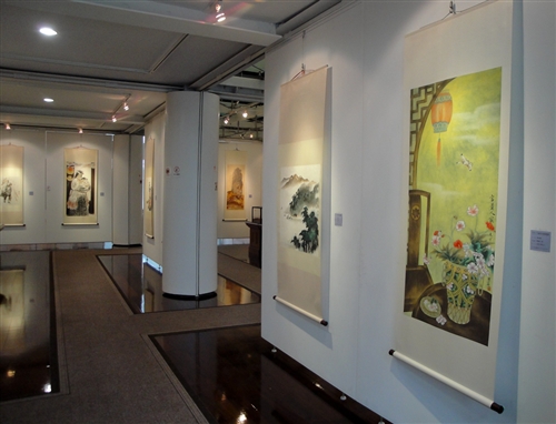 文錙藝術中心舉辦《兩岸女畫家聯展》。