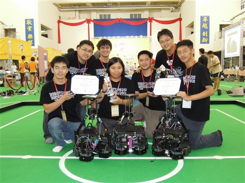 本校機器人再傳捷報！勇奪FIRA 世界盃機器人大賽6金3銀。
