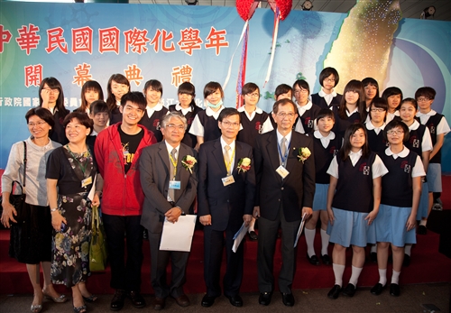 本校主辦「2011國際化學年」系列活動在科教館開幕。