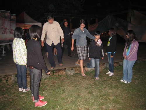 英文、日文、西語系同學協助淡水人說淡水事。