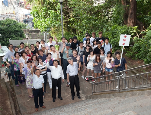 全國資訊服務創新競賽，資管系同學榮獲分組第1名、第2名。