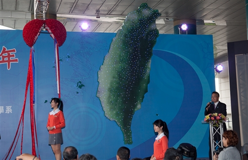 本校主辦「2011國際化學年」系列活動在科教館開幕。