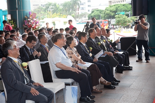 本校主辦「2011國際化學年」系列活動在科教館開幕。