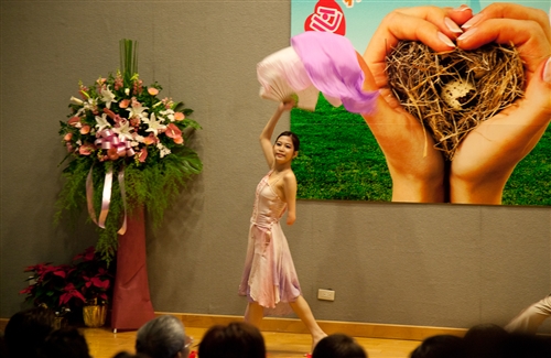 本校榮獲「100年度新北市進用身心障礙者績優單位」獎。