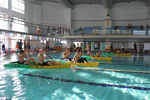 體育室舉辦「99學年度水上運動會」。