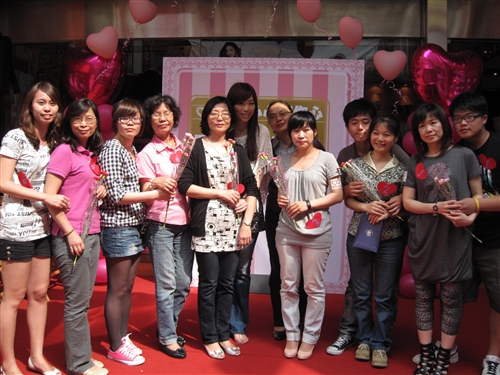 大傳系第25屆畢業成果展在黑天鵝展示廳展出。