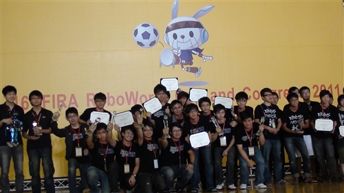 本校機器人再傳捷報！勇奪FIRA 世界盃機器人大賽6金3銀。