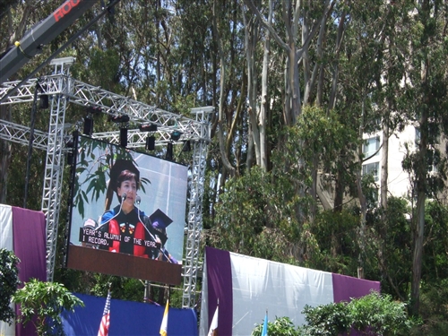 張校長榮獲美國舊金山州立大學2011年度傑出校友殊榮。