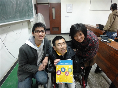 「校園與社區服務學習」課程，編輯「友善地圖」，嘉惠肢障同學。