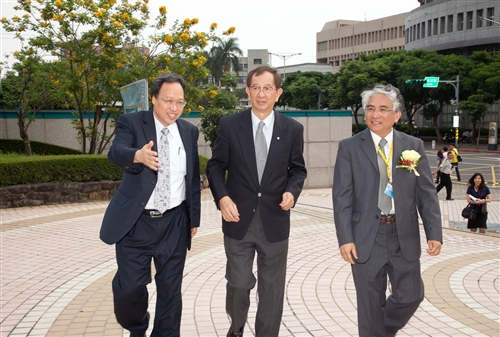 本校主辦「2011國際化學年」系列活動在科教館開幕。