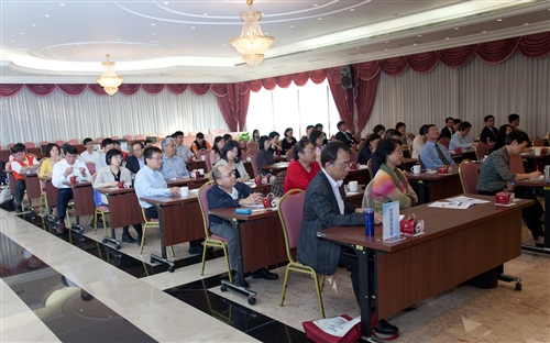 校外委員蒞校進行「校園環境與安全管理績效評鑑」及「性別平等教育訪視」。