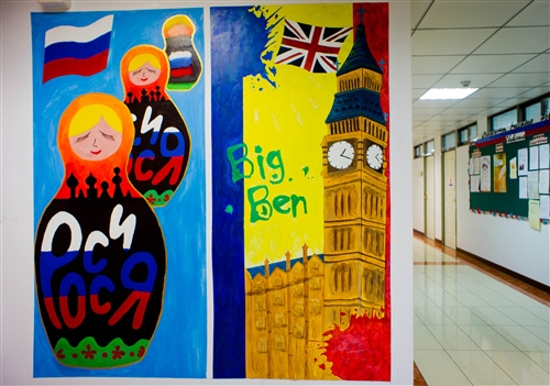 外語大樓「藝術走廊」揭幕。