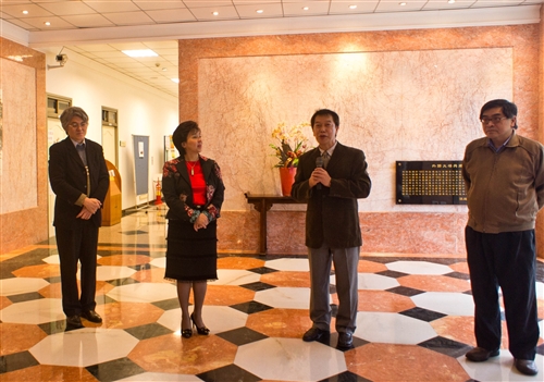 外語大樓「藝術走廊」揭幕。