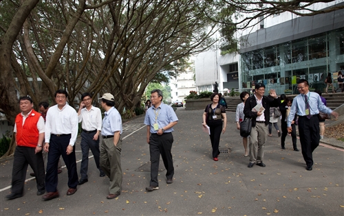 校外委員蒞校進行「校園環境與安全管理績效評鑑」及「性別平等教育訪視」。