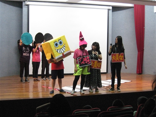 服務學習課程與社區相結合，宣導「交通安全」與「校園安全」。