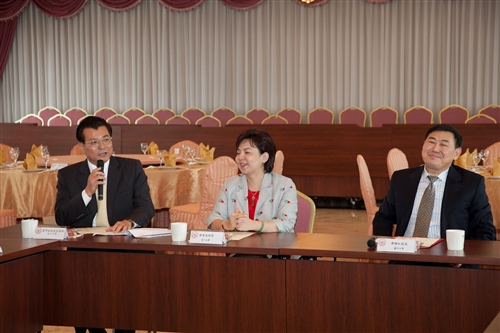 大陸蘭州大學校長周緒紅一行8人蒞校參訪。