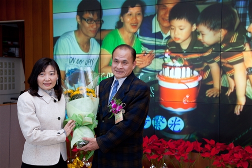 感謝與祝福，本校舉行99學年度第1學期榮退同仁歡送茶會。