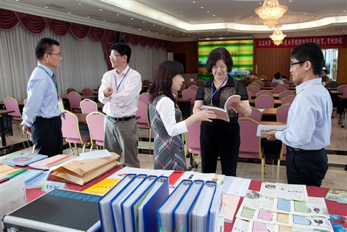 校外委員蒞校進行「校園環境與安全管理績效評鑑」及「性別平等教育訪視」。