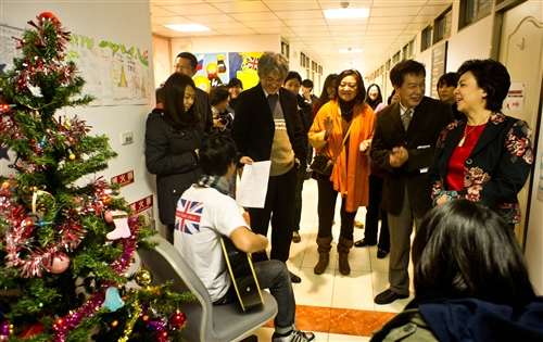 外語大樓「藝術走廊」揭幕。