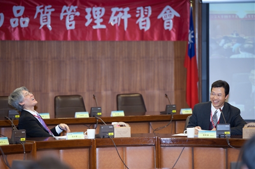 淡水、台北與蘭陽校園視訊連線同步舉行99學年度全面品質管理研習會。