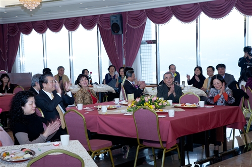 感謝與祝福，本校舉行99學年度第1學期榮退同仁歡送茶會。