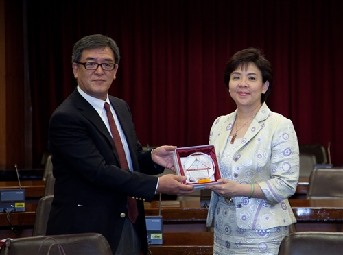 日本姊妹校長崎外國語大學石川校長來訪。