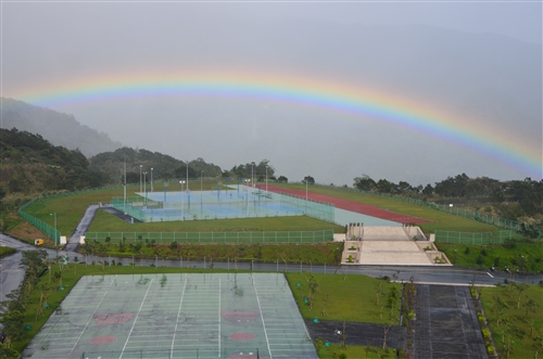 優質的住宿學院：一道彩虹
