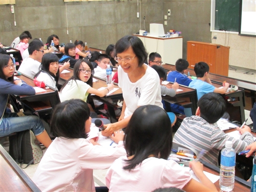 理學院科學營專題：「從籃球豪小子看生活邏輯」。