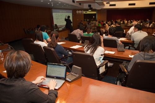 管中閔院士蒞校暢談國際經濟大趨勢。