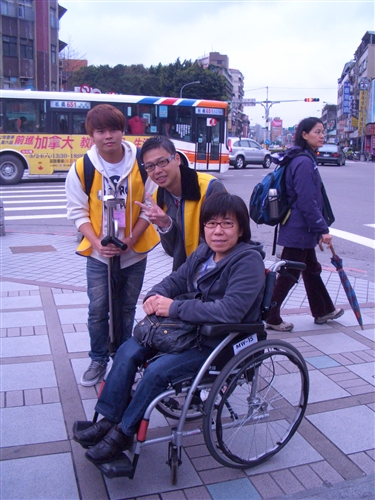 校園與社區服務學習：「有愛無礙萬華剝皮寮之行」。