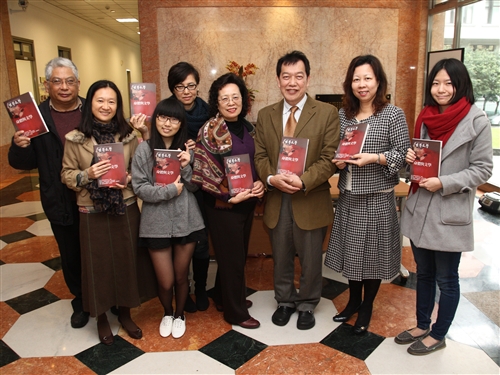 外語學院推動「文學全球化」運動：《世界文學》創刊問世。