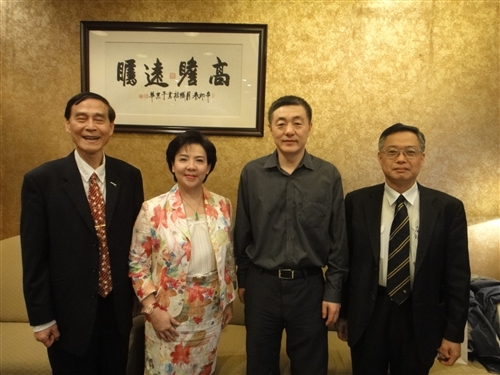 張校長率團參加南京航空航天大學60週年校慶，並與同濟大學簽署兩校締結姊妹校協議書。