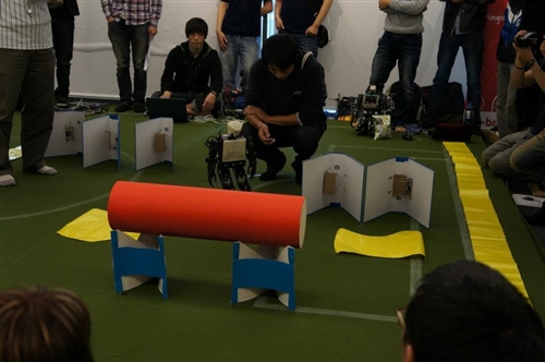 電機系機器人再創FIRA 世界盃機器人大賽5金3銀3銅佳績。