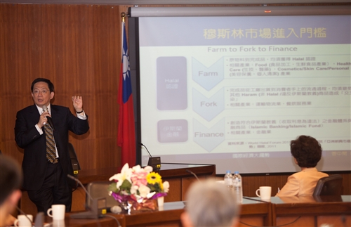 管中閔院士蒞校暢談國際經濟大趨勢。