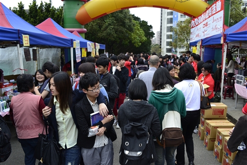 商管學會主辦「種下希望，幸福發芽」愛心義賣活動！