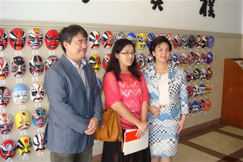 文學院舉辦「海容千水‧月映萬川」文學週活動。