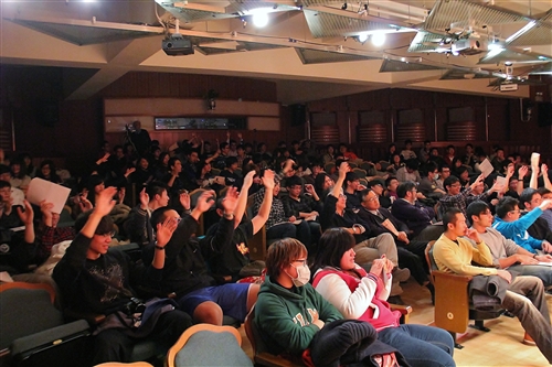 理學院舉辦師生「科技與藝術的對話」。